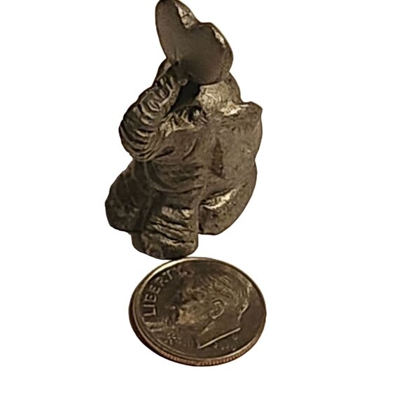 Spoontiques 1991 Miniature Pewter Elephant Figurine Holding Heart P148 - Picture 9 of 9